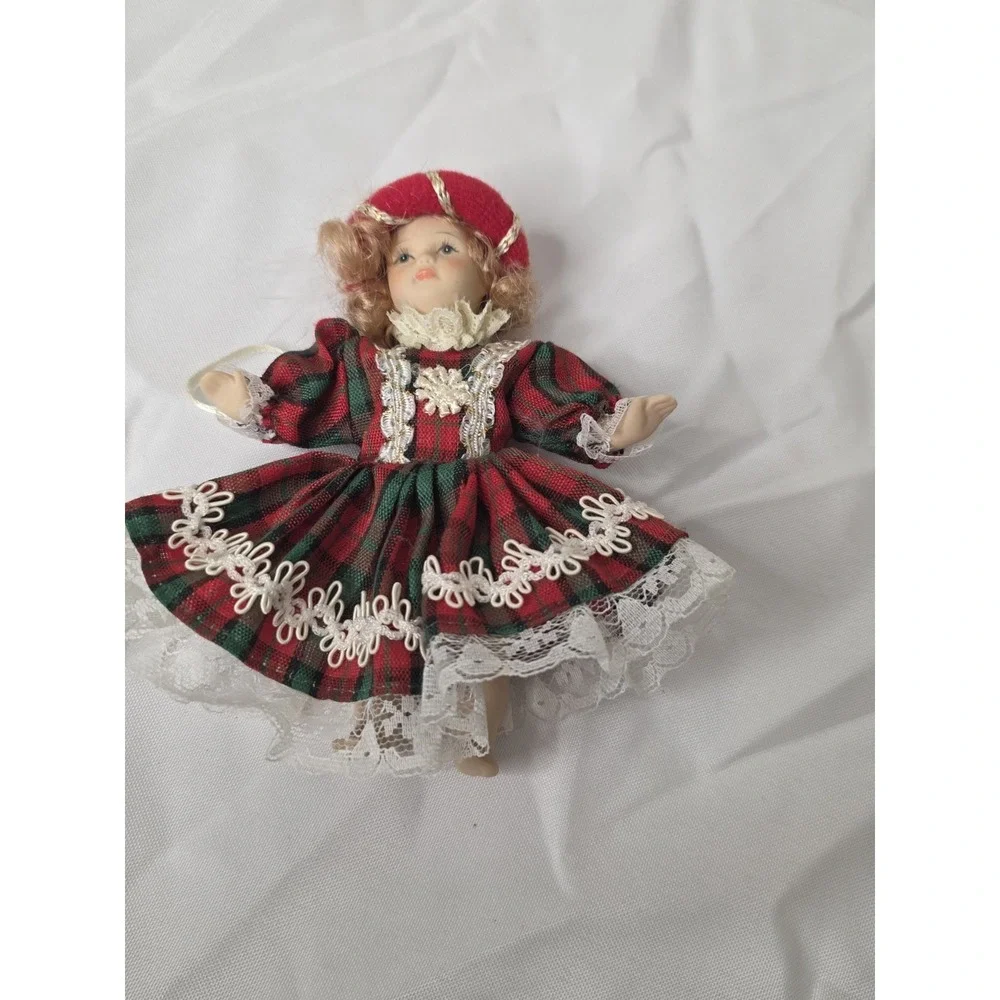The Unbranded Brand miniature porcelain
